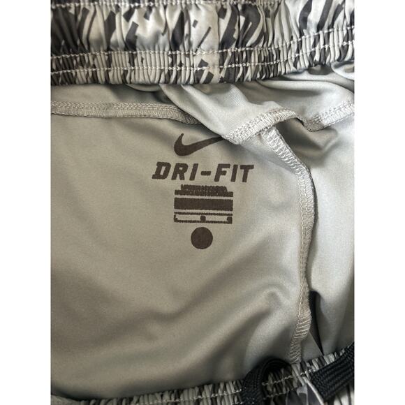 Nike Dynamo Dri-FIT Training Shorts Base Gray Size Large Gym Athletic Shorts 10" - Picture 6 of 11